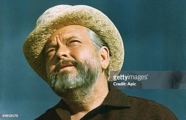 Orson Welles on the set of 'Verites et mensonges' , 1973
