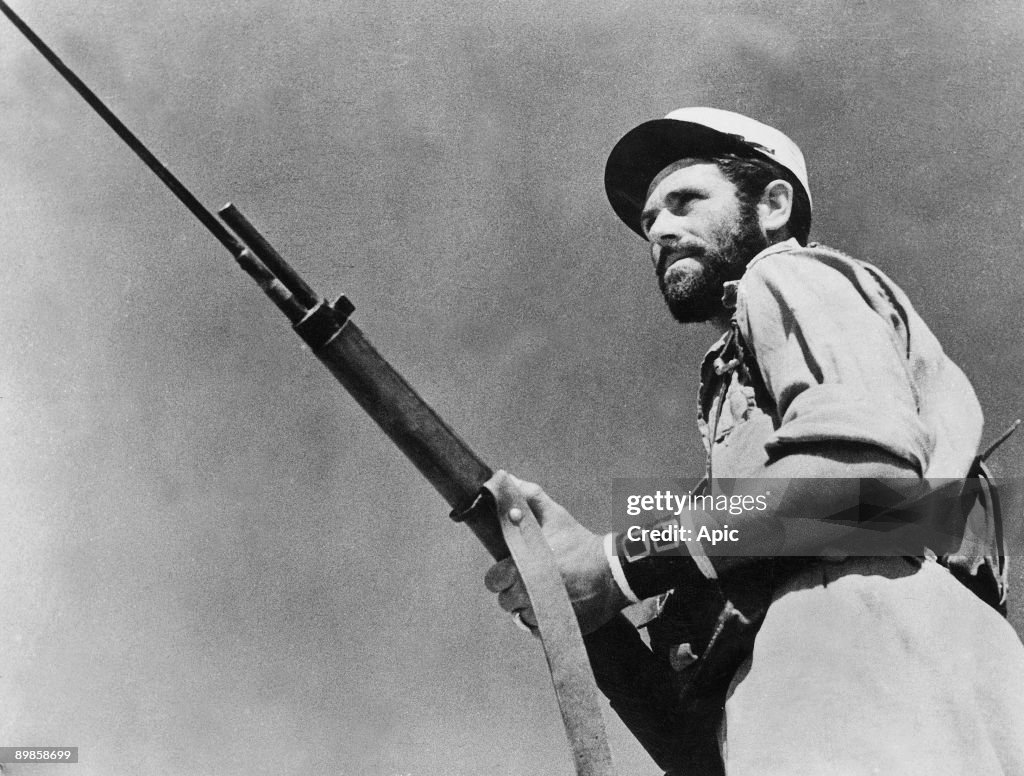 French foreign Legion soldier on the Bir-Hakeim front july 1942 BirHakeim Free French Forces during Lybian campaign