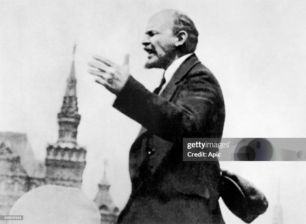 Lenin Shouting speech of Lenin on Red Square in Moscow may 25, 1919 News Photo - Getty ...