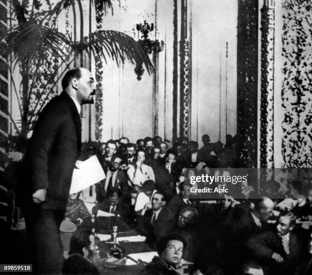 Lenin Shouting Speech Lenin Photos and Premium High Res Pictures - Getty Images