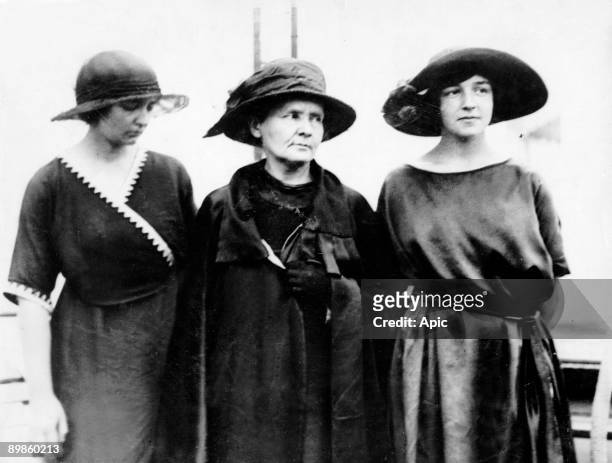 Marie Curie with her daughters Irene and Eve in 1921 in United States