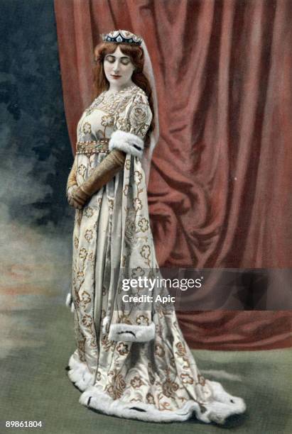Scottish opera singer Mary Garden as Juliet in opera "Romeo and Juliet" in Paris, photo bert from french paper "Le Theatre" december 1908