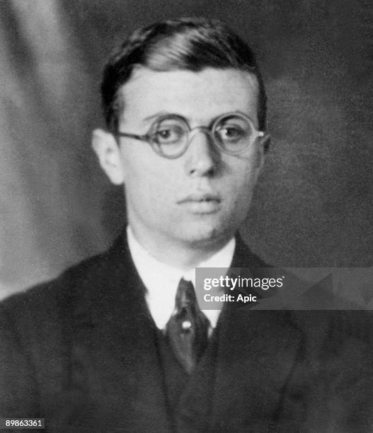 Sartre Portrait Photos And Premium High Res Pictures Getty Images sartre-portrait-photos-and-premium-high-res-pictures-getty-images