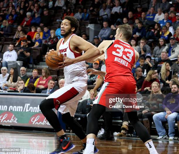 Hammons of the Sioux Falls Skyforce makes a move to the basket against Austin Nichols of the Memphis Hustle during an NBA G-League game on December...