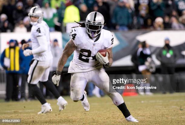 Oakland Raiders RB Marshawn Lynch carries the ball in the second half during the game between the Oakland Raiders and Philadelphia Eagles on December...