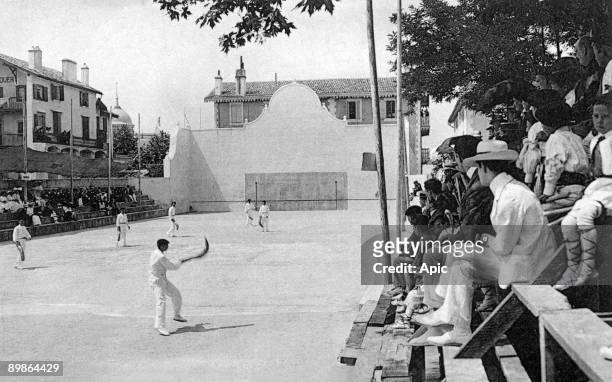 Game of pelota basket in Saint Jean de Luz , postcard, c. 1910