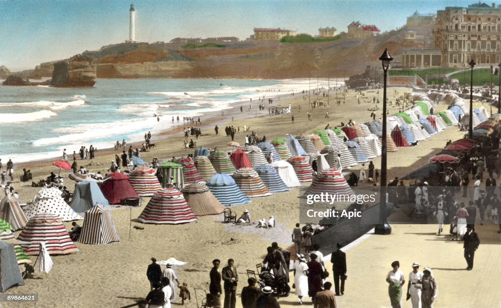 Biarritz (France) : the walk near the great beach, postcard, c. 1921