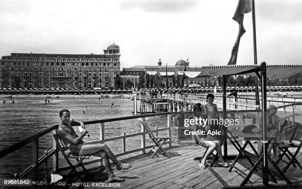 Venice's Lido, in the background Excelsior hotel, postcard, 1946