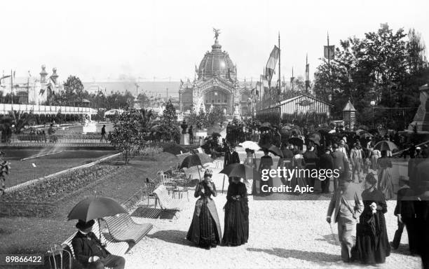 World fair in Paris in 1889 : the central dome