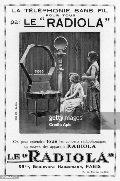 French advertisement for Radiola wireless telephony 1923