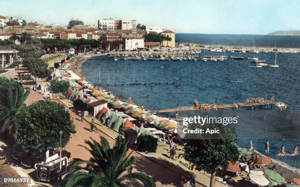 Sainte-Maxime sur Mer, France : seaside, postcard, c. 1959