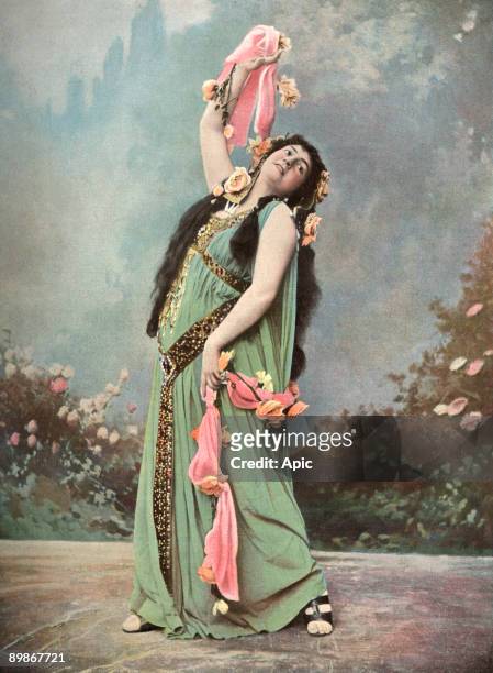 Coverage newspaper Le theater de February 1898 Numero 2 illustration Melle Brema in role de Dalila in piece de theater Samsom et Dalila al opera...