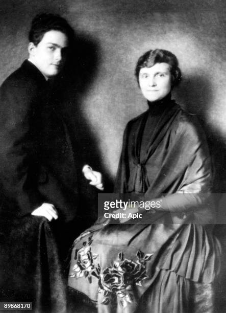 Prinzess Zita of Bourbon-Parma wife of austrian emperor CharlesofHabsburg here with her son Otton c. 1932