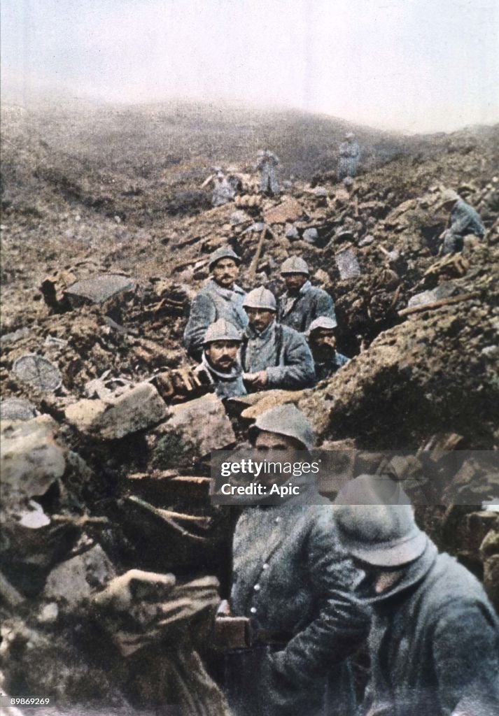 French soldiers in a trench during battle in Verdun in 1916