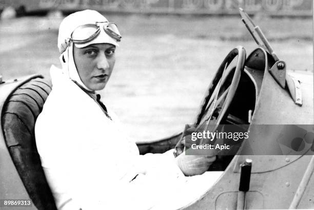 Helle Nice french model, dancer and Grand Prix motor racing driver, here in Montlhery on december 18, 1929 driving a Bugatti 35 C