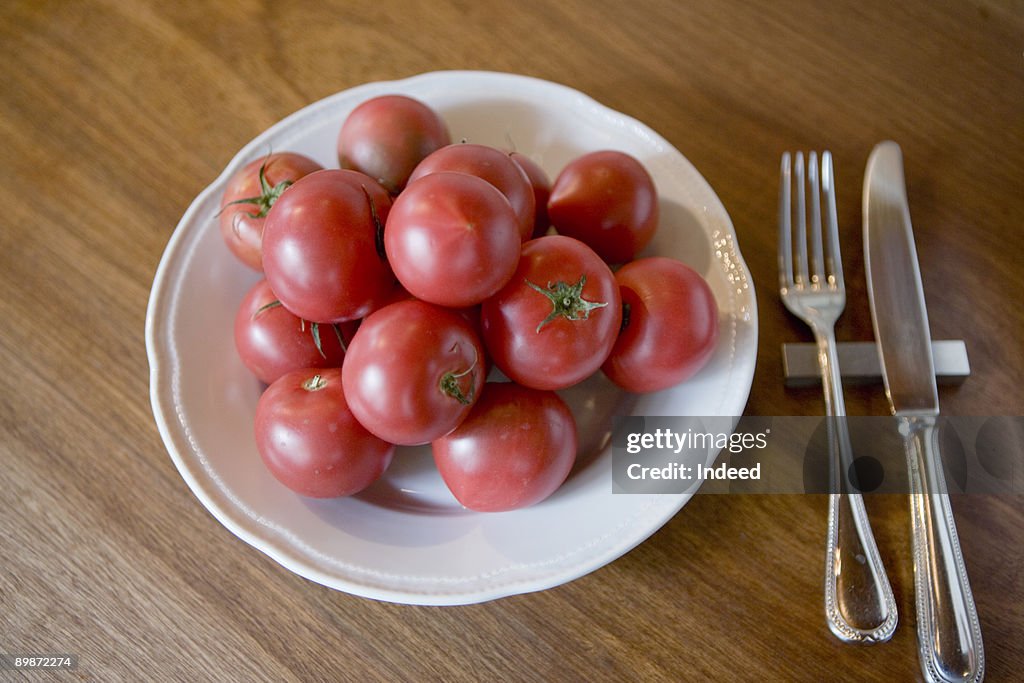 Tomatoes on plate