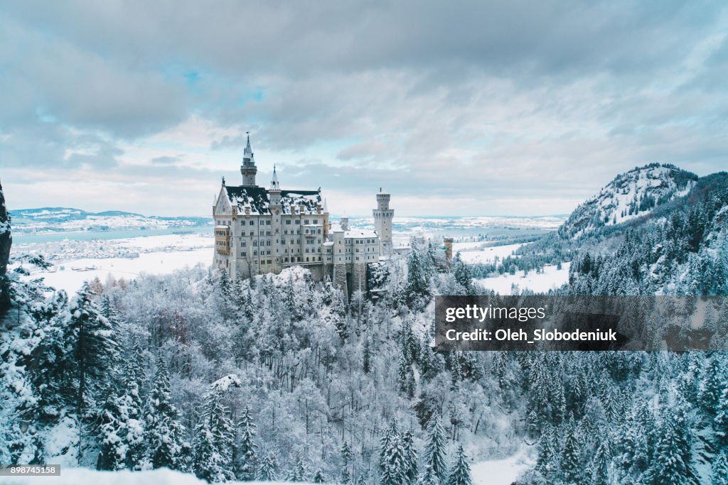 Vista panorámica al castillo de Neuschwanstein en Alemania