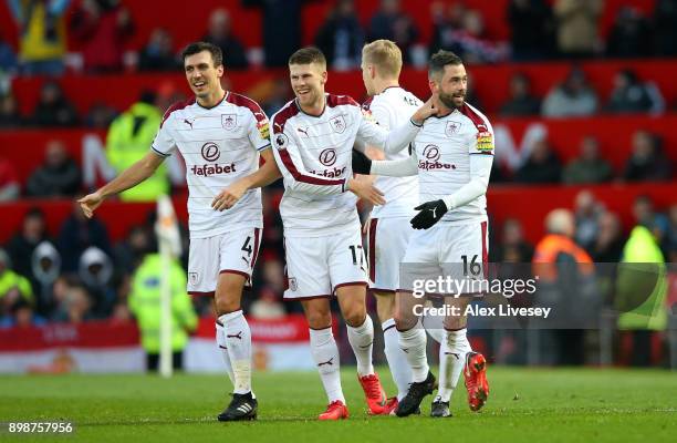 Steven Defour of Burnley celebrates scoring the 2nd Burnley goal with Ben Mee, Johann Gudmundsson and Jack Cork during the Premier League match...