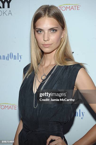 Model Emily Senko attends the premiere of "My One And Only" at the Paris Theatre on August 18, 2009 in New York City.