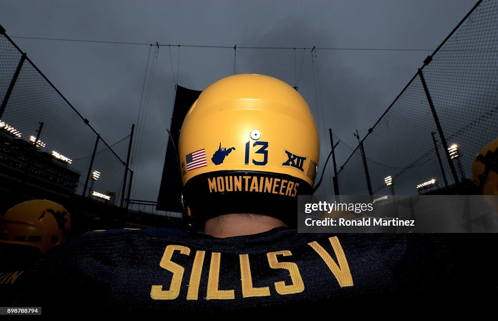 Zaxby's Heart of Dallas Bowl - West Virginia v Utah