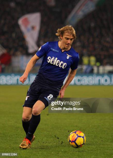 Dusan Basta of SS Lazio in action during the TIM Cup match between SS Lazio and ACF Fiorentina at Olimpico Stadium on December 26, 2017 in Rome,...