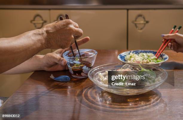 somen noodles are traditional japanese noodles - t maz stockfoto's en -beelden