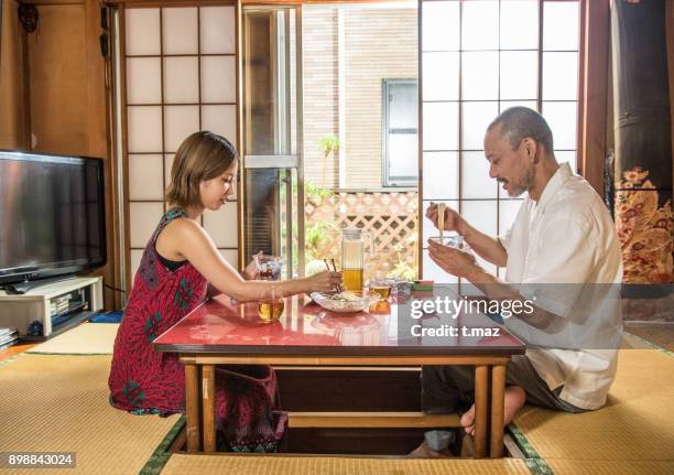 somen noodles are traditional japanese noodles - t maz stockfoto's en -beelden