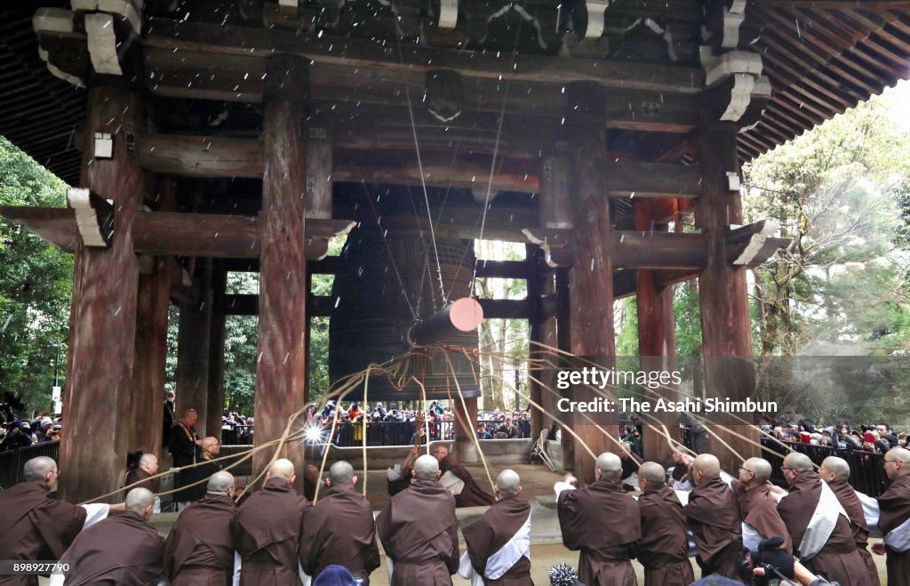 Buddhist Priests Get Ready To Ring In The Changes For 2018
