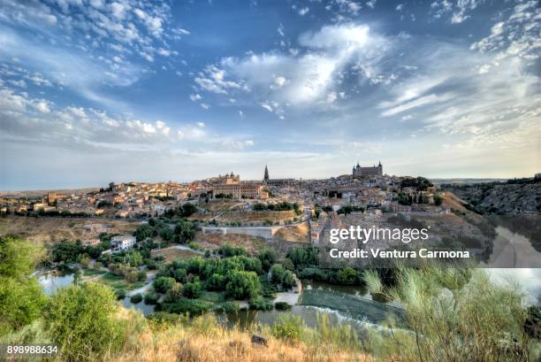 view of toledo - castile-la mancha, spain - cuenca del tajo fotografías e imágenes de stock