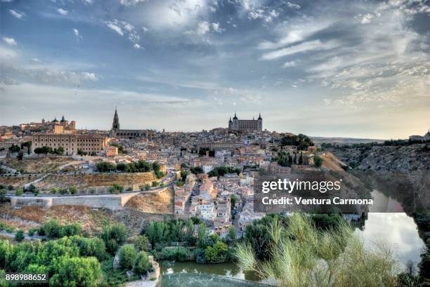 view of toledo - castile-la mancha, spain - cuenca del tajo fotografías e imágenes de stock