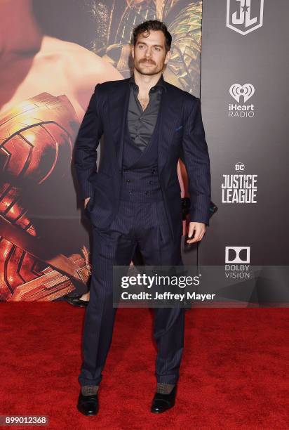 Actor Henry Cavill arrives at the premiere of Warner Bros. Pictures' 'Justice League' at the Dolby Theatre on November 13, 2017 in Hollywood,...