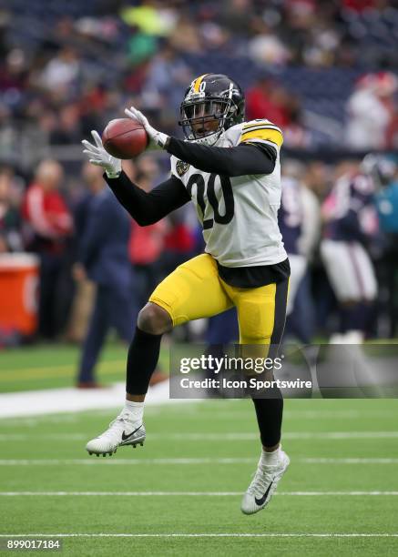 Pittsburgh Steelers safety Robert Golden warms up during the game between the Pittsburgh Steelers and Houston Texans on December 25, 2017 at NRG...