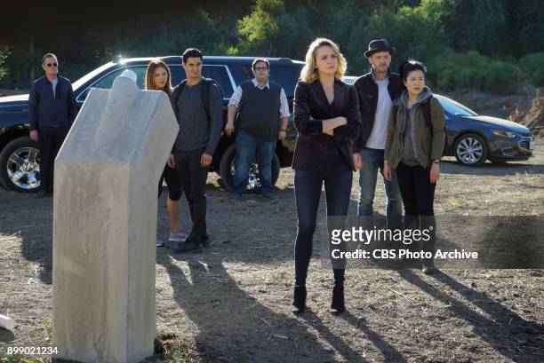 The Bunker Games" -- Team Scorpion must work with Toby's nemesis, Quincy Berkstead , and his wife, Amy , Toby's ex-fiancé, when they are locked...