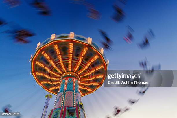 carousel, beer fest munich, germany - traveling carnival stockfoto's en -beelden