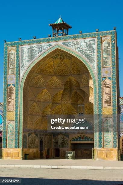 west-side iwan van vrijdagmoskee, isfahan, iran - masjid jami isfahan iran stockfoto's en -beelden