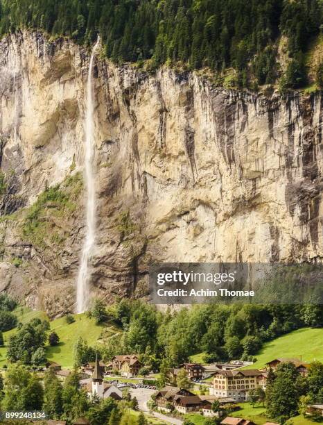 lauterbrunnen, staubbach waterfalls, switzerland, europe - lauterbrunnen photos et images de collection