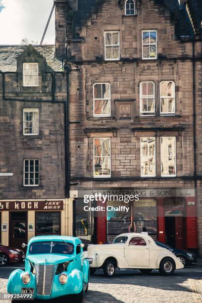 oldtimer in edinburgh, uk. - edinburgh scotland stock-fotos und bilder