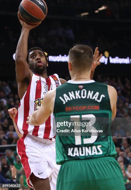 Hollis Thompson, #34 of Olympiacos Piraeus in action during the 2017/2018 Turkish Airlines EuroLeague Regular Season Round 15 game between Zalgiris...