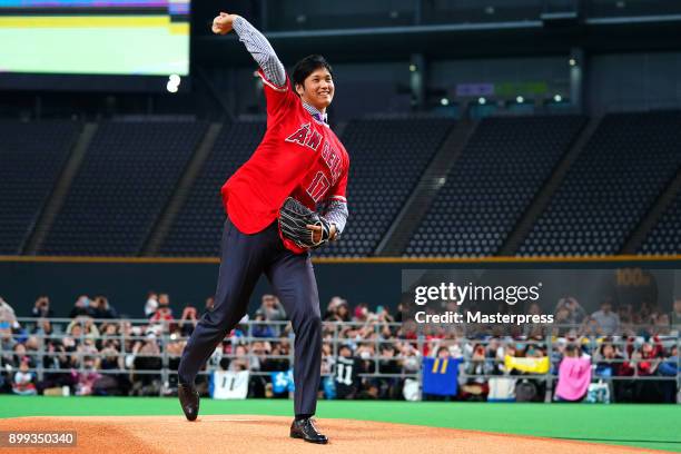 Shohei Ohtani of the Los Angeles Angels waves to fans during his farewell event at Sapporo Dome on December 25, 2017 in Sapporo, Hokkaido, Japan.