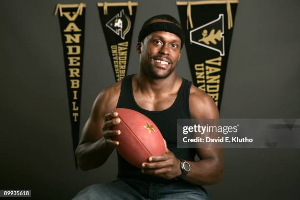 Closeup casual portrait of St Louis Rams and former Vanderbilt player Corey Chavous at Russell Athletic Training Center. Earth City, MO 8/1/2007...