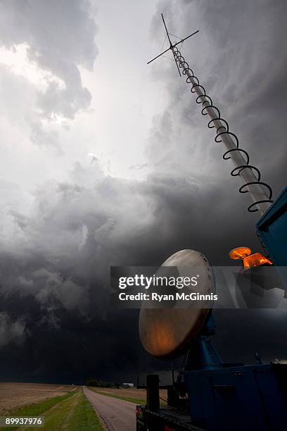 doppler on wheels vortex 2 - radar dome stock pictures, royalty-free photos & images