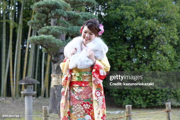 beautiful women in kimono traditional japanese - kazunoriokazaki stock pictures, royalty-free photos & images