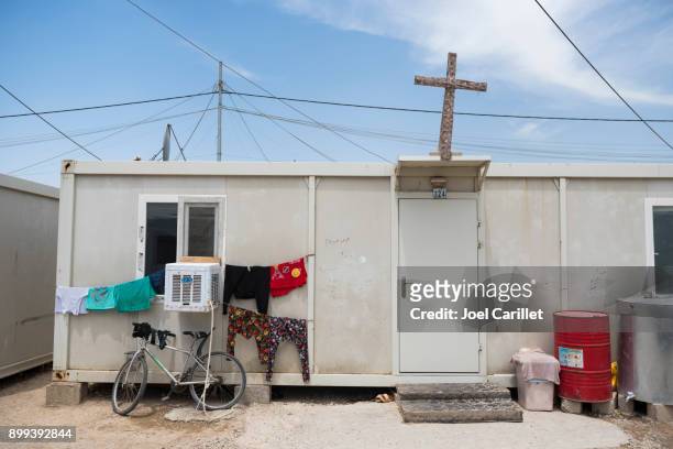 irakische christenleben in idp camp, ainkawa, erbil, irak - internally displaced person stock-fotos und bilder