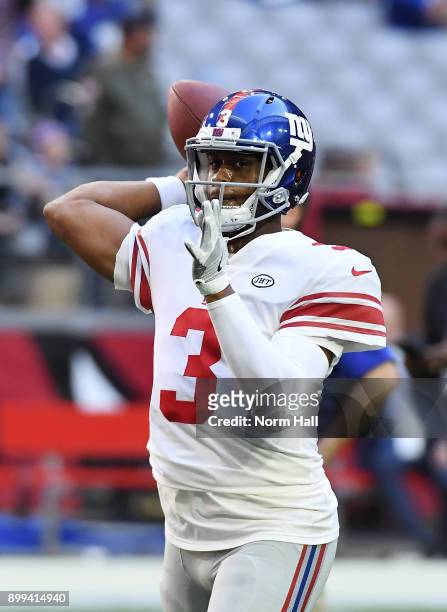 Geno Smith of the New York Giants prepares for a game against the Arizona Cardinals at University of Phoenix Stadium on December 24, 2017 in...