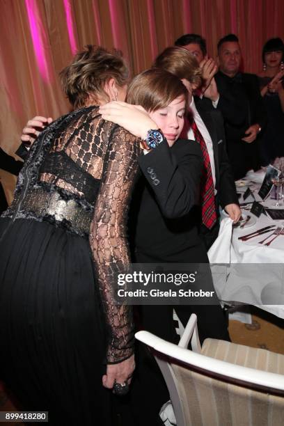 15 fotos e imágenes de alta resolución de Quinn Kelly Stone - Getty Images
