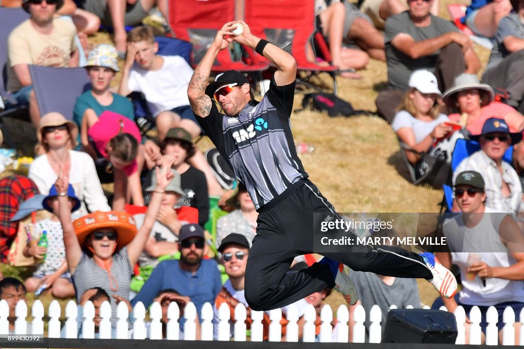 TOPSHOT-CRICKET-NZL-WIS