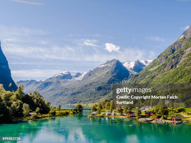 oldevatnet, a mountain lake in sogn og fjordane, norway - westelijke fjorden noorwegen stockfoto's en -beelden
