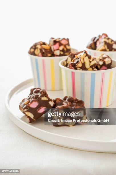 rocky road fudge (chocolate fudge with marshmallows) - caramel block stock pictures, royalty-free photos & images