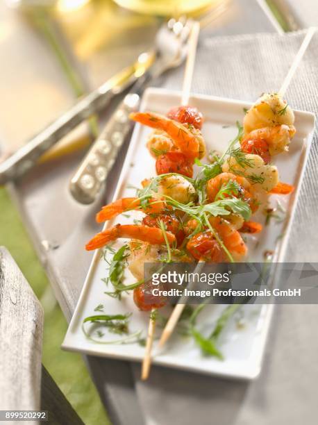 monkfish,shrimp and cherry tomato brochettes - gambas ストックフォトと画像