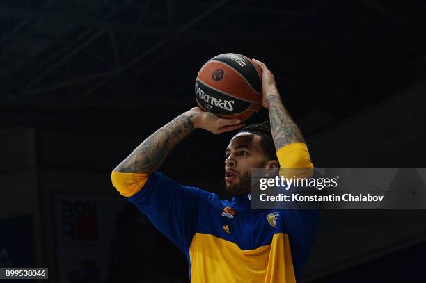 Tyler Honeycutt, #2 of Khimki Moscow Region warm up prior the 2017/2018 Turkish Airlines EuroLeague Regular Season Round 15 game between Khimki...